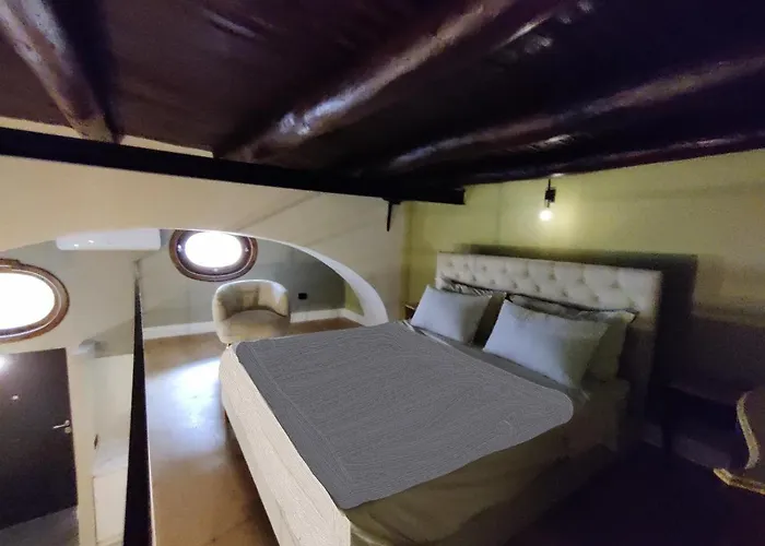 Sangregoriohome, Nel Cuore Del Centro Storico Апартаменты *