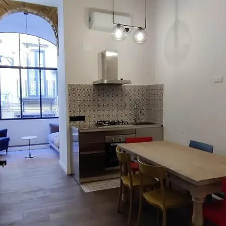 Sangregoriohome, Nel Cuore Del Centro Storico Lägenhet